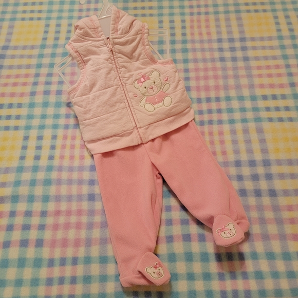 BABY WORKS ♡ Pink 'n White Baby Girl Teddy Bear 2pc Vest|Footie Pant Outfit 0-3M - Picture 15 of 16